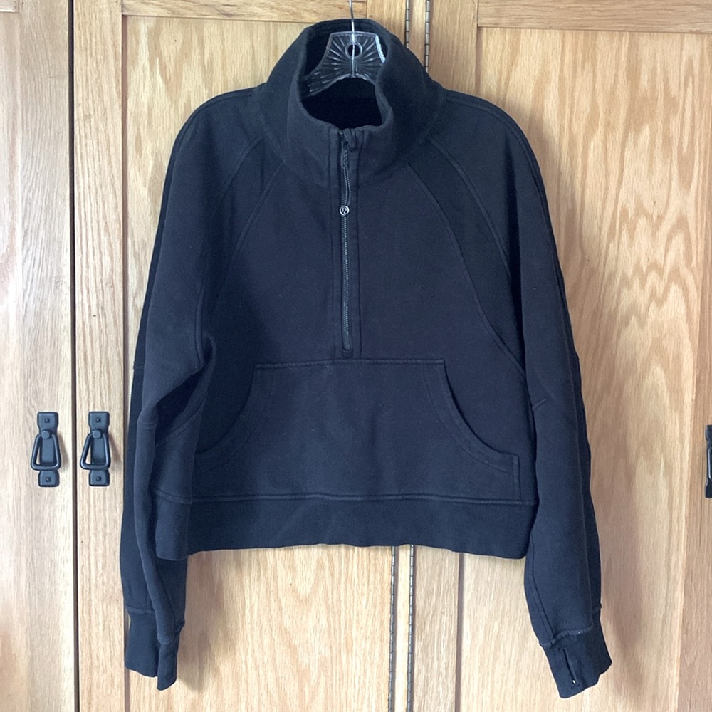 Used M/L Lululemon Scuba Half Zip